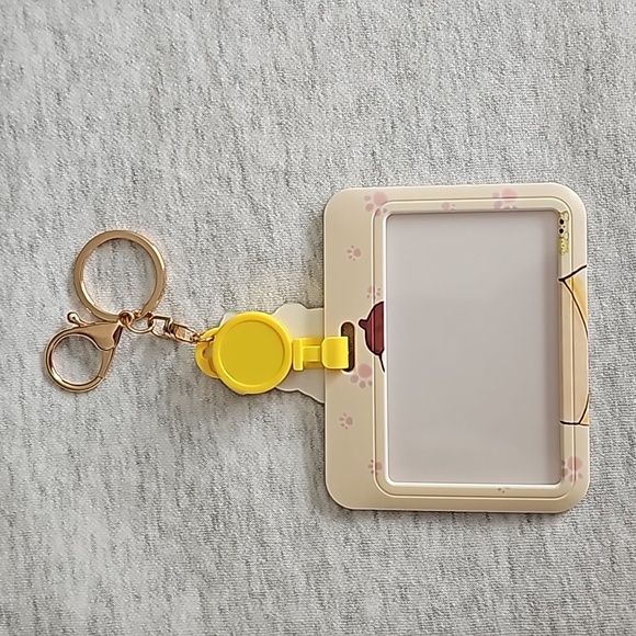 Pom Pom / Mofusand Retractable ID Holder - Picture 2 of 6